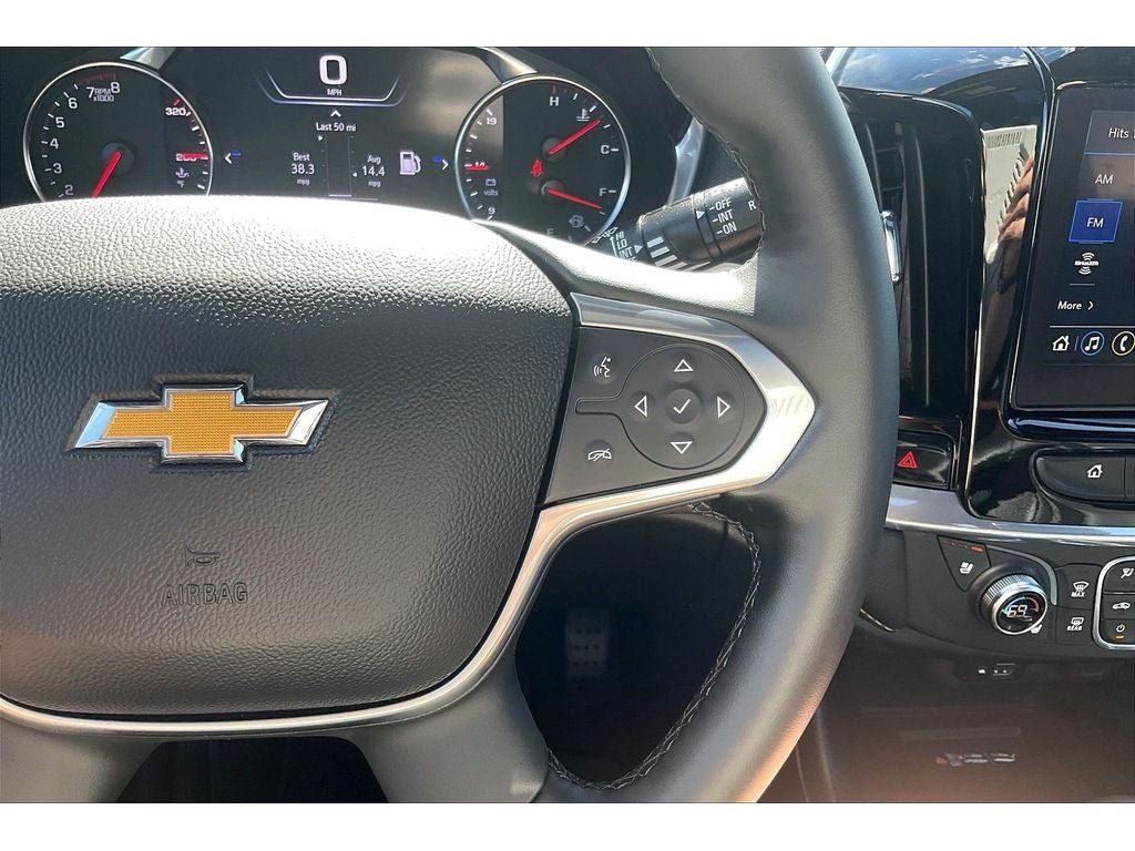 Used 2023 Chevrolet Traverse Premier FWD image 21