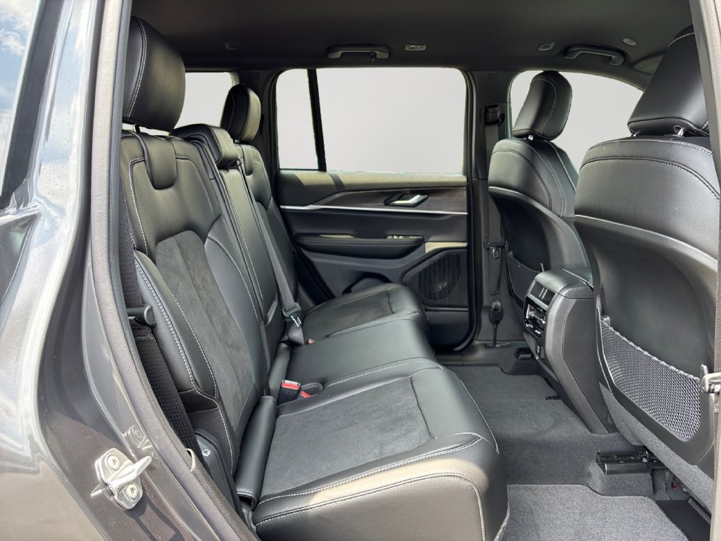 New 2026 Jeep Grand Cherokee Altitude AWD/4WD image 13