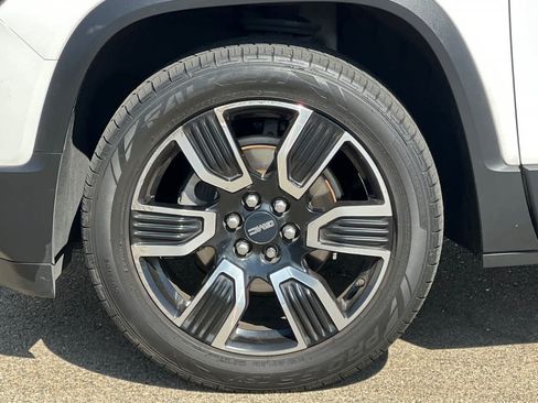 Used 2019 GMC Acadia SLT w/ Black Edition AWD/4WD image 13