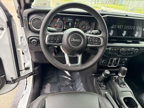 New 2026 Jeep Wrangler Unlimited Sahara AWD/4WD image 17