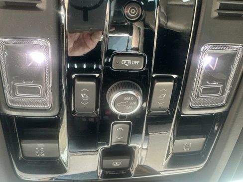 New 2026 GMC Yukon XL Denali w/ Denali Reserve Package AWD/4WD image 24