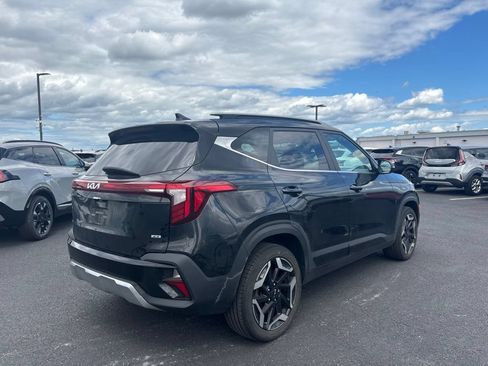 Certified 2024 Kia Seltos SX w/ SX Sunroof Package AWD/4WD image 2