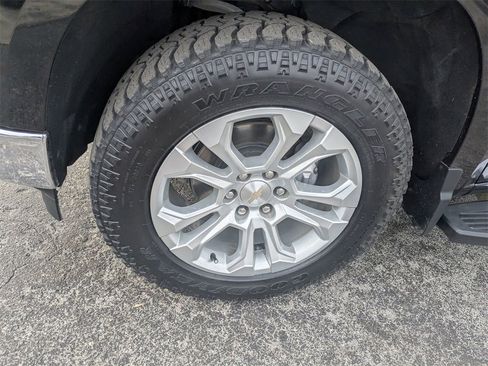 Used 2023 Chevrolet Silverado 1500 LTZ w/ LTZ Convenience Package II image 16