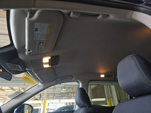 Used 2025 Nissan Pathfinder SV AWD/4WD image 10