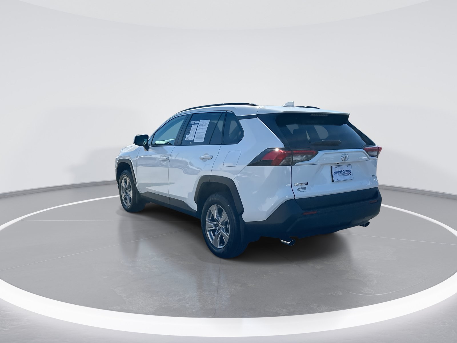 Used 2025 Toyota RAV4 XLE w/ Convenience Package FWD image 7
