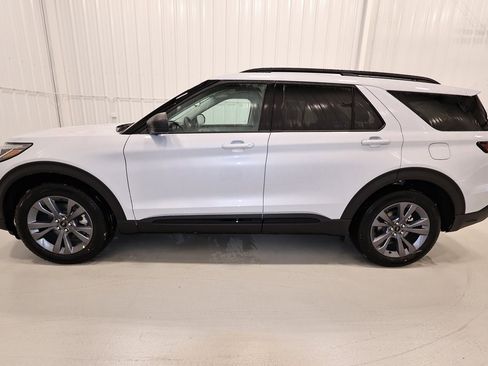 New 2026 Ford Explorer Active w/ Active Comfort Package image 6