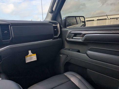 Used 2024 GMC Sierra 1500 SLT w/ SLT Premium Plus Package AWD/4WD image 16