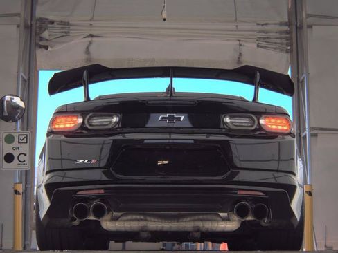 Used 2022 Chevrolet Camaro ZL1 RWD image 16