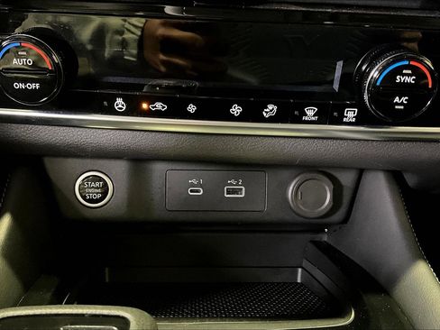 Used 2023 Nissan Rogue SL image 15