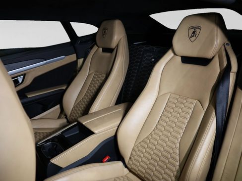 Used 2019 Lamborghini Urus AWD/4WD image 41