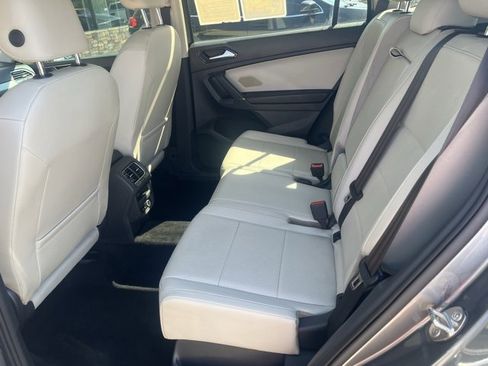 Used 2018 Volkswagen Tiguan SEL image 31