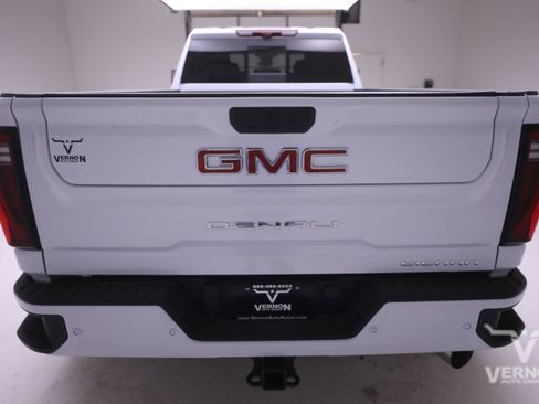 New 2026 GMC Sierra 3500 Denali w/ Technology Package image 4