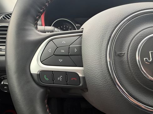 Used 2018 Jeep Compass Trailhawk w/ Leather Interior Group AWD/4WD image 13