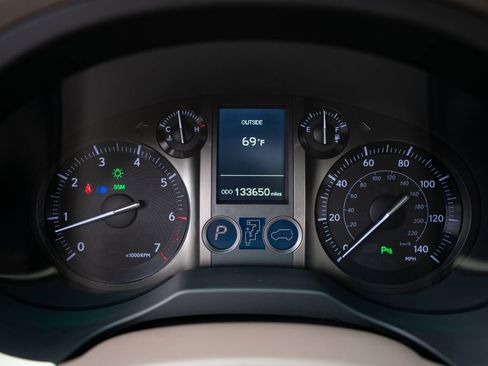 Used 2017 Lexus GX 460 Premium AWD/4WD image 35