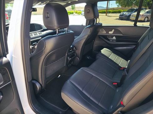 Used 2025 Mercedes-Benz GLS 450 4MATIC image 17