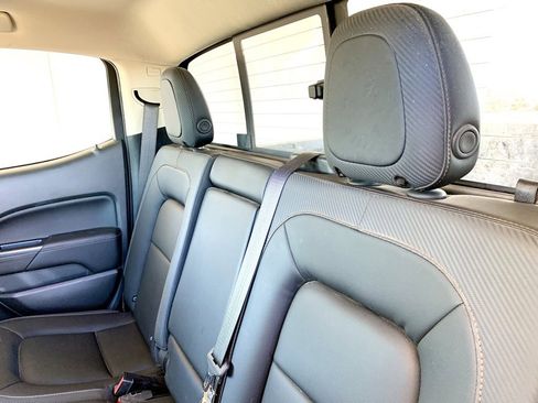 Used 2022 GMC Canyon AT4 image 12