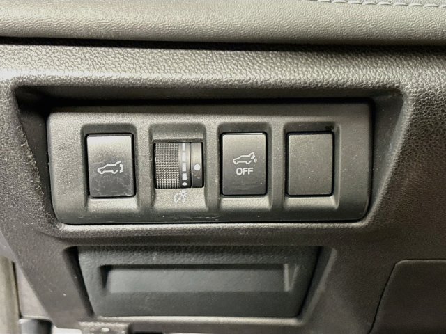 Used 2020 Subaru Outback Limited w/ Popular Package #2 AWD/4WD image 11