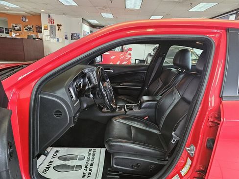 Used 2022 Dodge Charger SXT w/ Leather Interior Group image 9