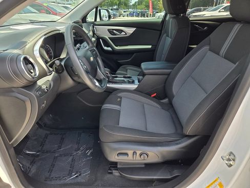 Used 2023 Chevrolet Blazer LT FWD image 4