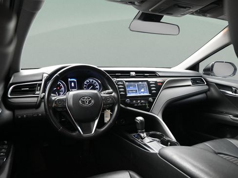Used 2018 Toyota Camry SE FWD image 34