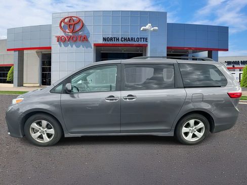 Used 2020 Toyota Sienna LE image 7