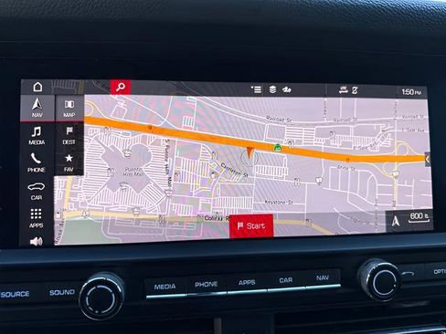 Used 2021 Porsche Macan image 19