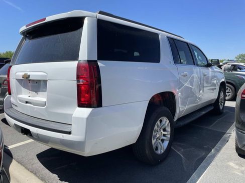 Used 2020 Chevrolet Suburban LT image 4