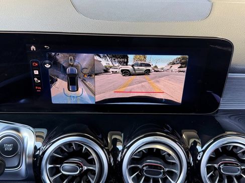 Used 2025 Mercedes-Benz EQB 300 4MATIC image 16