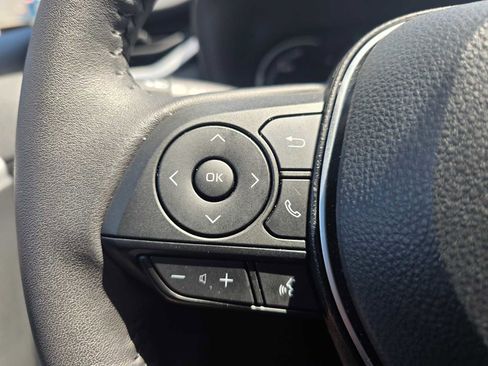 Used 2025 Toyota RAV4 XLE w/ Convenience Package image 33