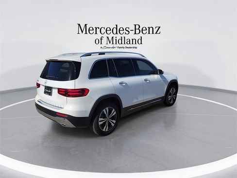 New 2025 Mercedes-Benz GLB 250 image 8