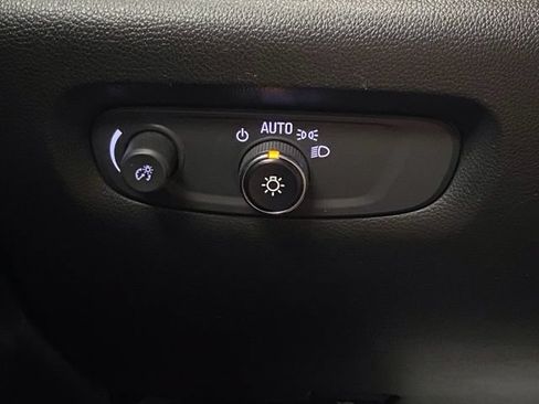 Used 2023 Chevrolet Traverse RS FWD image 31