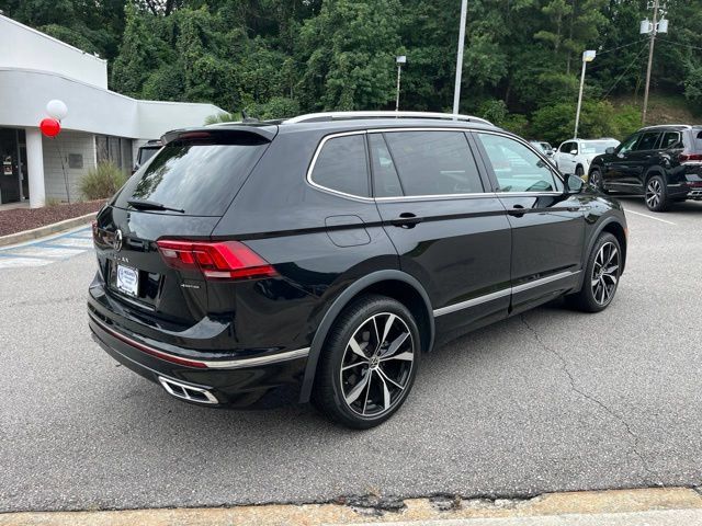 Used 2024 Volkswagen Tiguan SEL R-Line AWD/4WD image 3
