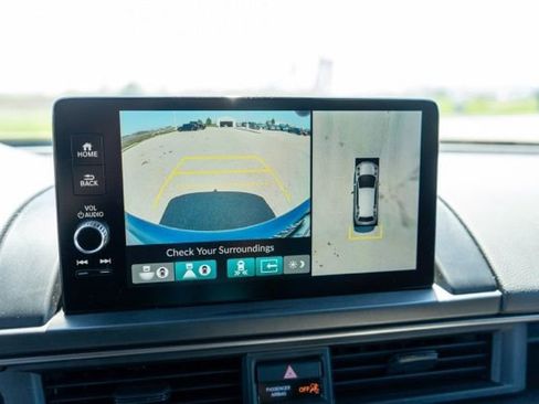 Used 2025 Honda Pilot TrailSport image 24