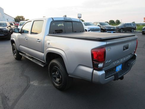 Used 2020 Toyota Tacoma SR AWD/4WD image 3