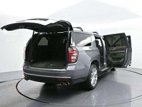 Used 2022 Chevrolet Suburban High Country image 50