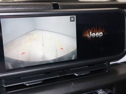 Used 2024 Jeep Wrangler Sport S image 3