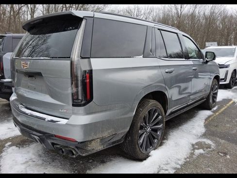 Used 2025 Cadillac Escalade V image 6