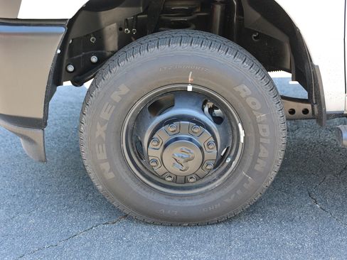 New 2026 RAM 3500 Tradesman AWD/4WD image 13
