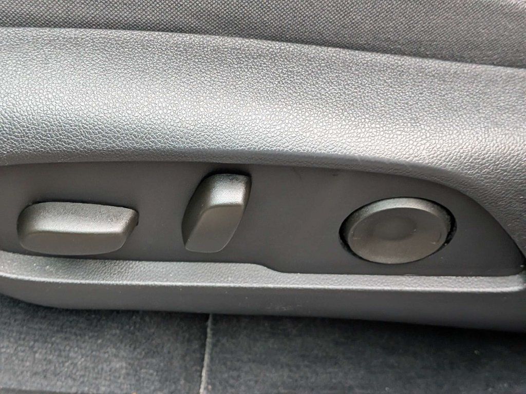 Used 2025 Chevrolet Equinox LT w/ Convenience Package II FWD image 19