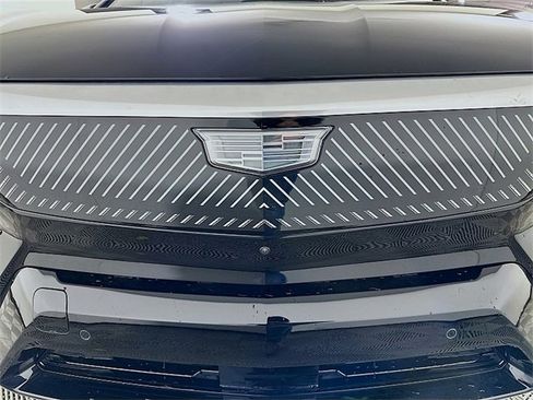 New 2026 Cadillac Optiq Luxury 1 image 6