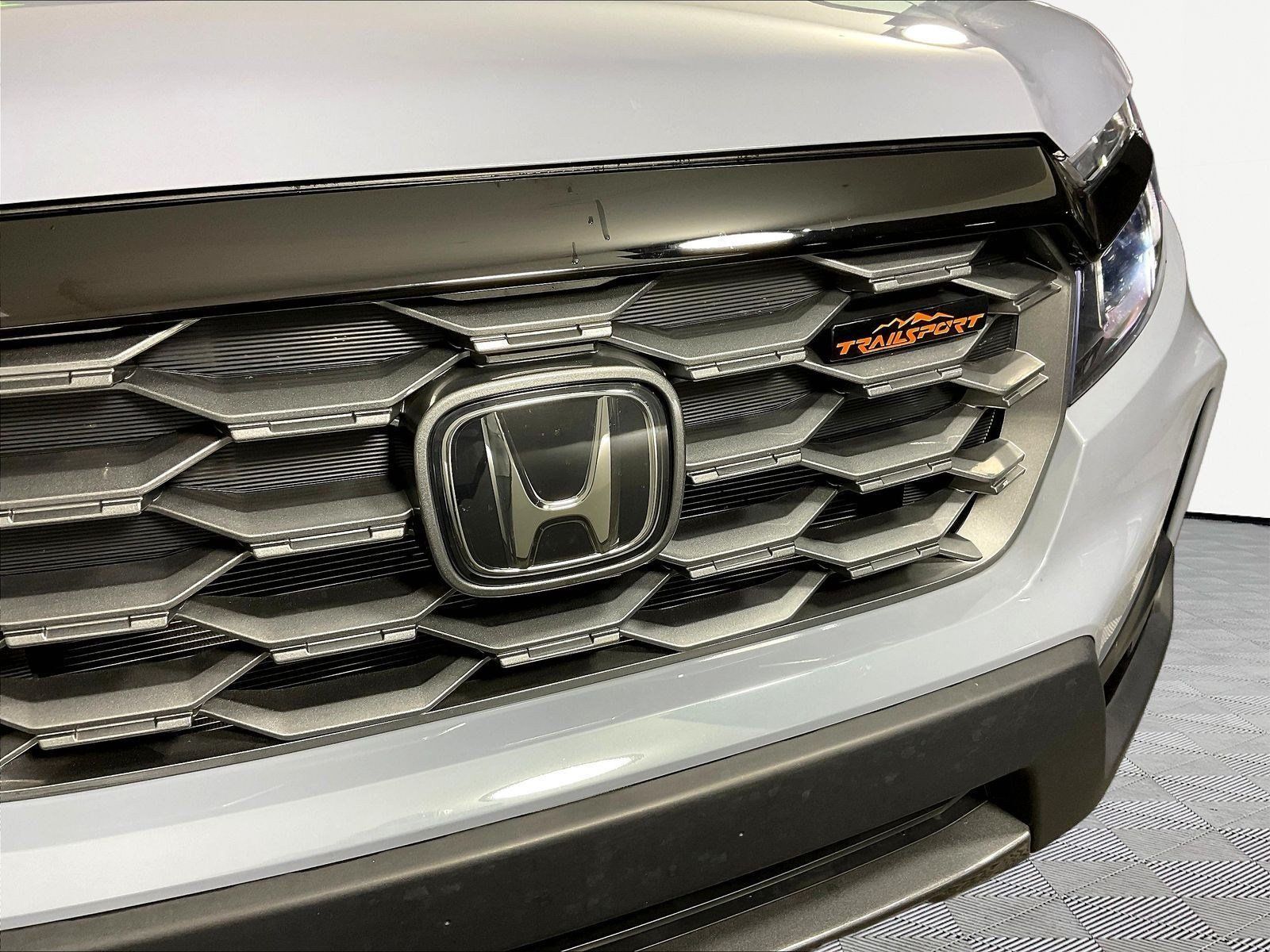 Used 2025 Honda Passport TrailSport image 33