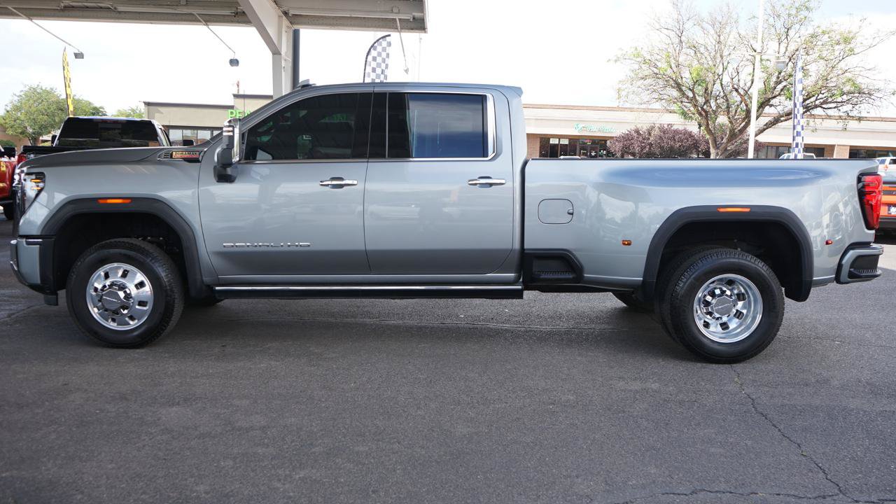 Used 2025 GMC Sierra 3500 Denali w/ Denali Reserve Package AWD/4WD image 6