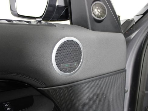 Used 2022 Land Rover Discovery S image 10