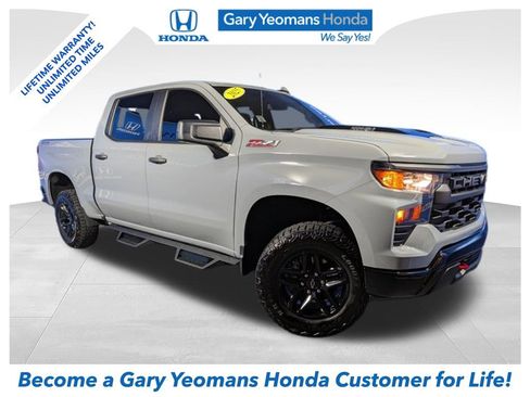 Used 2025 Chevrolet Silverado 1500 Custom Trail Boss AWD/4WD image 1