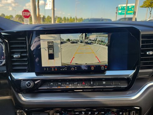 Used 2025 Chevrolet Silverado 1500 High Country image 10