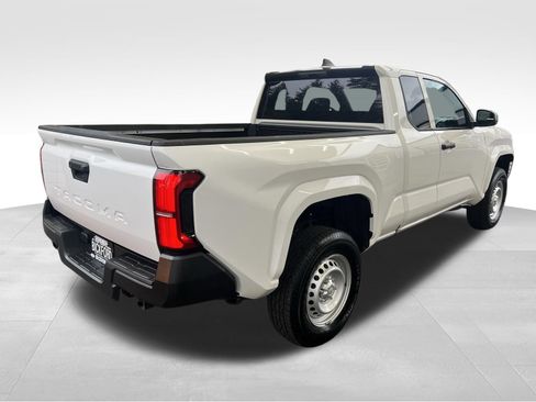 Used 2024 Toyota Tacoma SR image 5