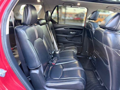Used 2025 Honda Pilot Touring image 16