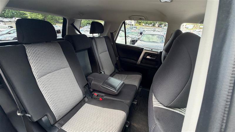 Used 2015 Toyota 4Runner SR5 AWD/4WD image 8