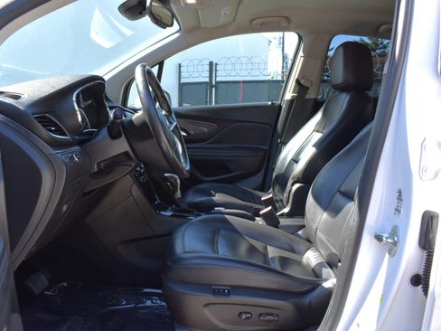 Used 2020 Buick Encore Essence FWD image 42
