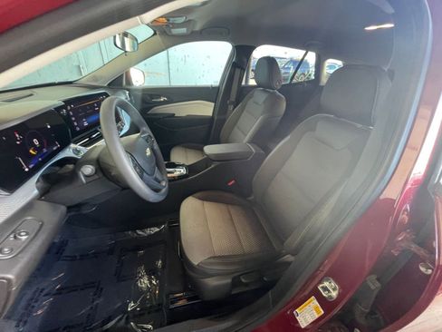 Used 2025 Chevrolet Trax LT image 35